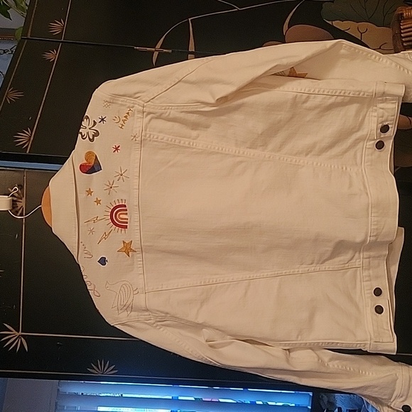Johnny Was white jean jacket, long sleeve - Picture 4 of 11
